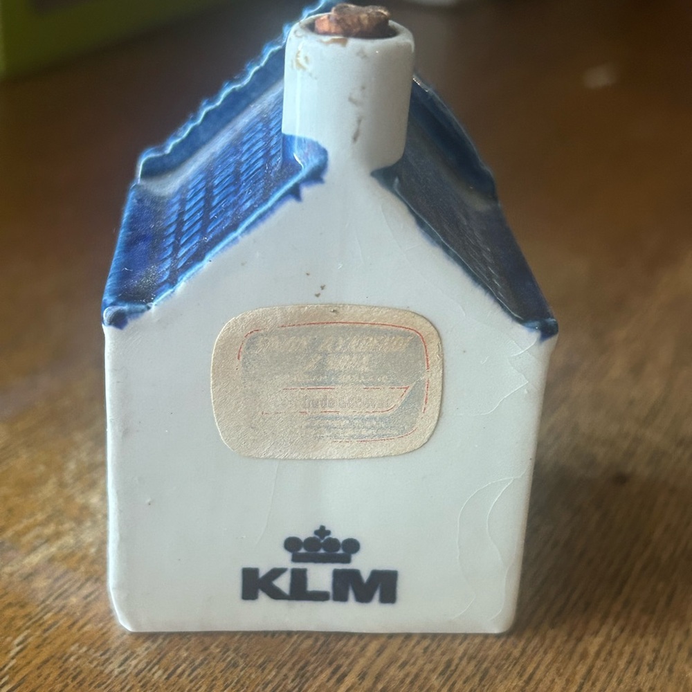 Rare Blue Delft's Holland KLM
Rynbende Distilleries Holland mini bottle Empty - Picture 3 of 5